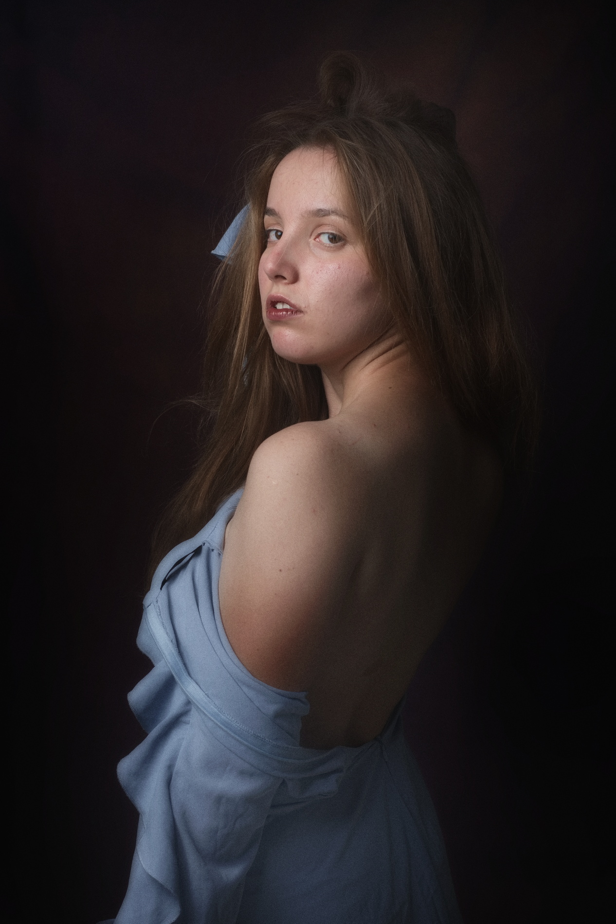 portrait robe bleue
